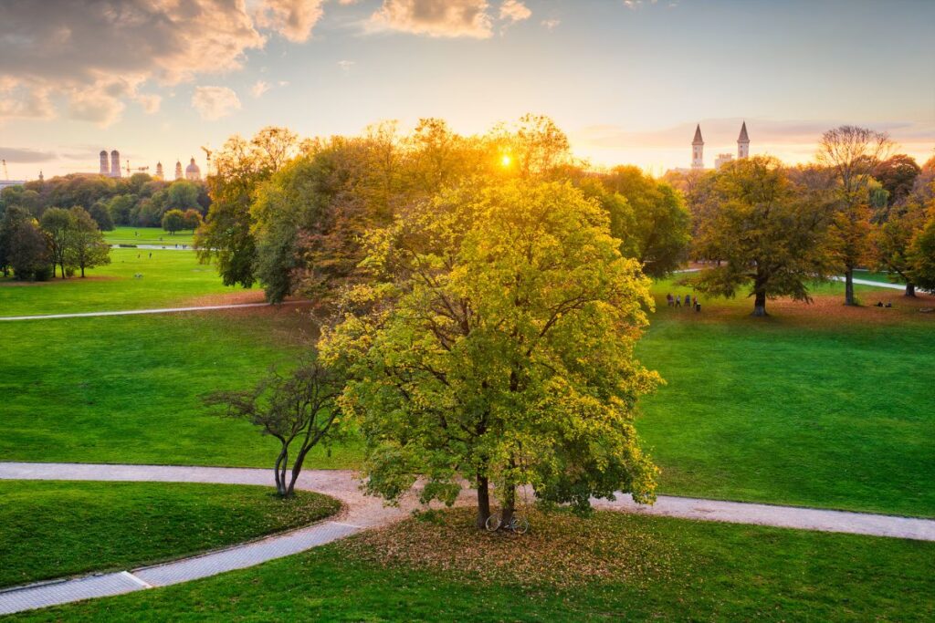 Englischer Garten em Munique, na Alemanha