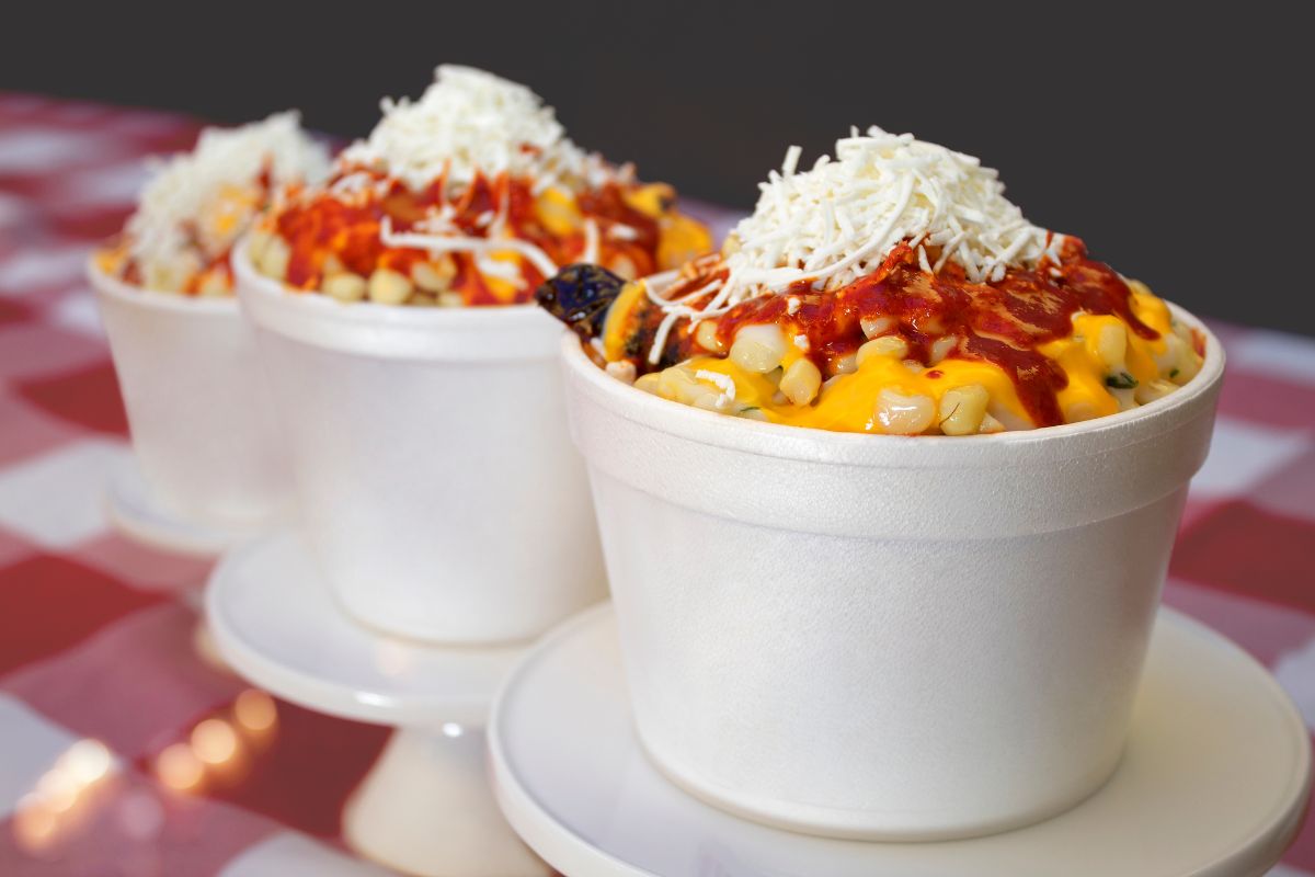 Potes de Esquites, típica comida de rua mexicana