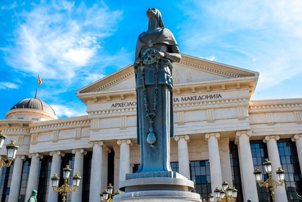 Estátua de Madre Teresa de Calcutá em Skopje