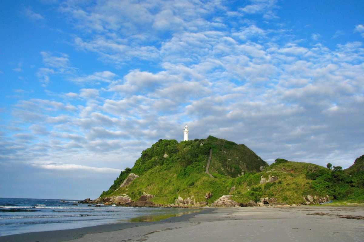 Farol das Conchas, na Ilha do Mel, Paraná