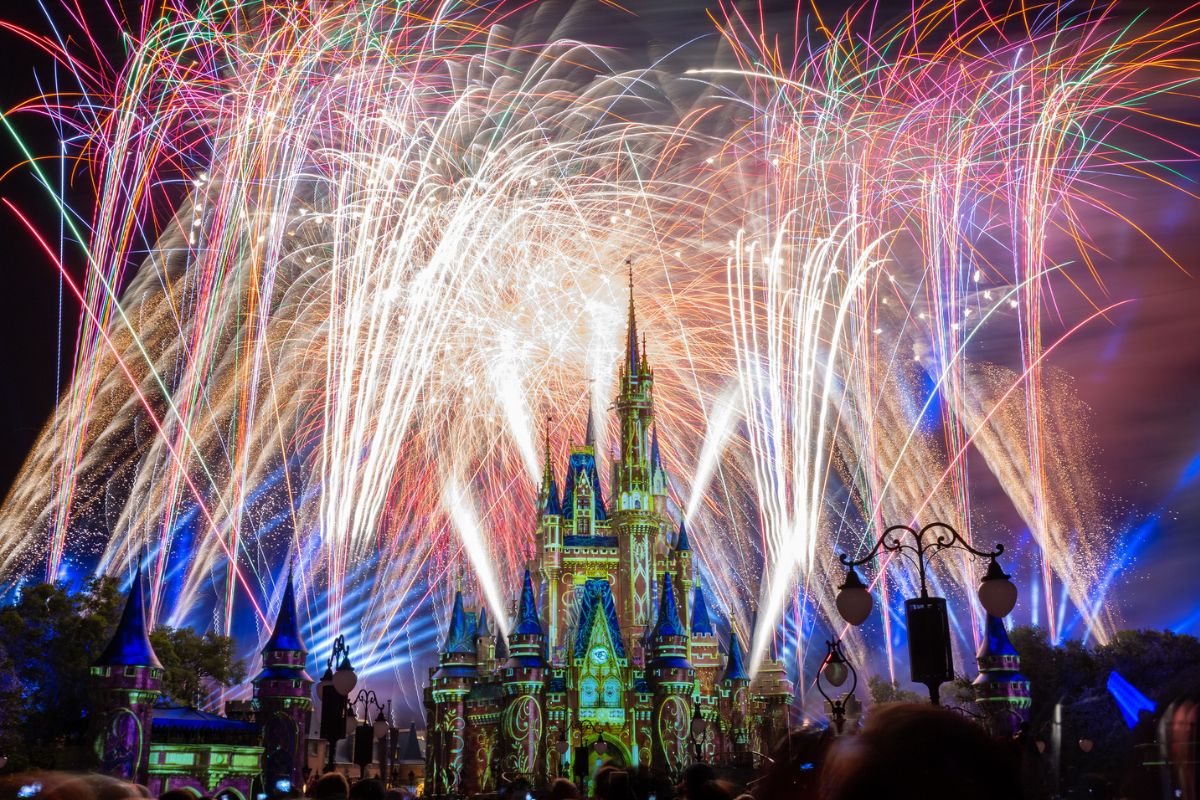 Show de fogos em parque da Disney, em Orlando