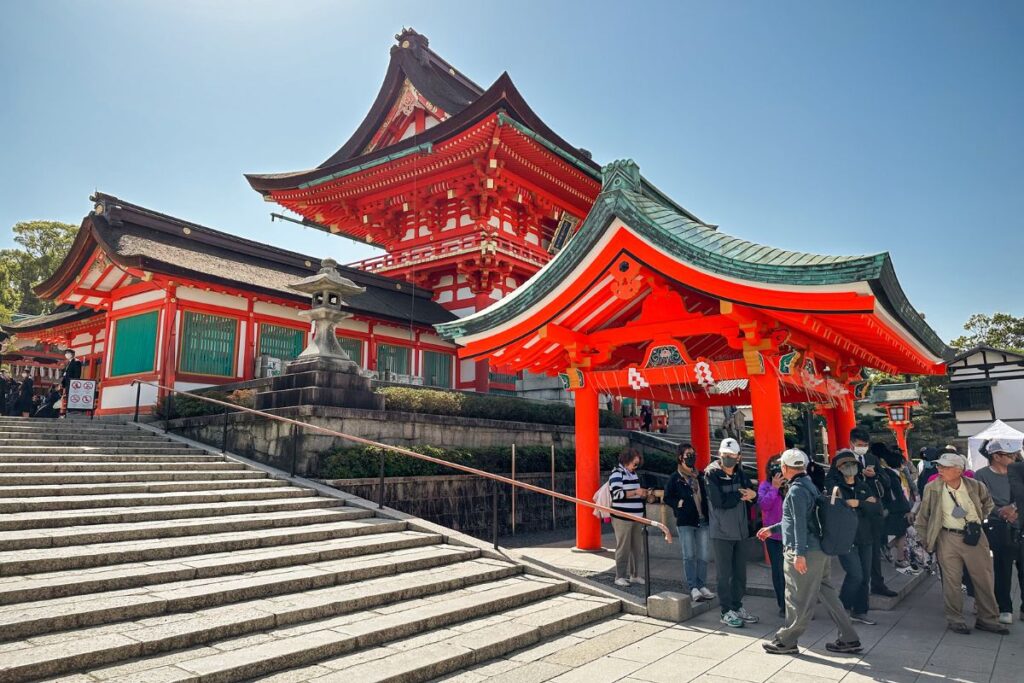 Entrada do santuário Fushimi Inari, em Kyoto no Japão