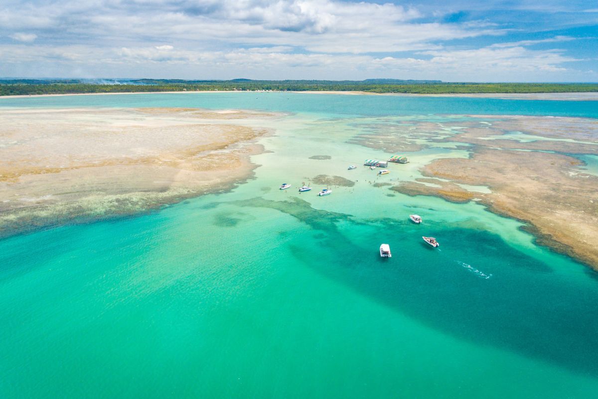 Imagem panorâmica das piscinas naturais de Garapuá