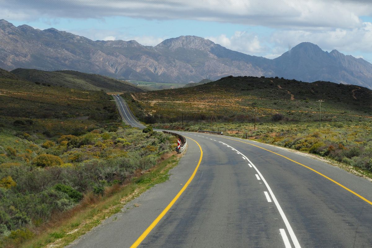 Estrada em boas condições na Garden Route