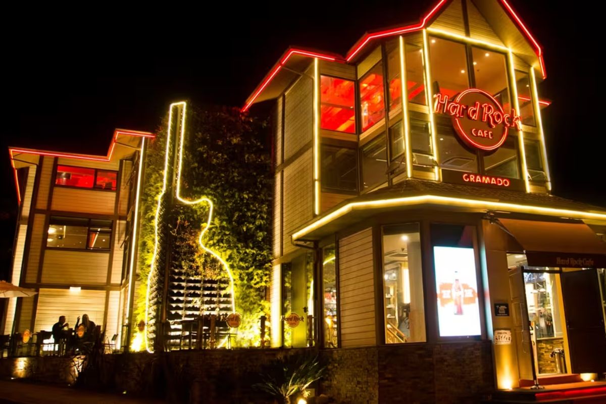 Entrada do restaurante Hard Rock Café Gramado
