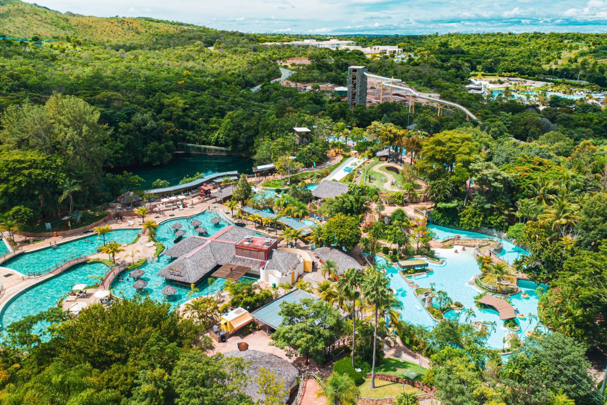 Imagem panorâmica do parque Hot Park, em Rio Quente