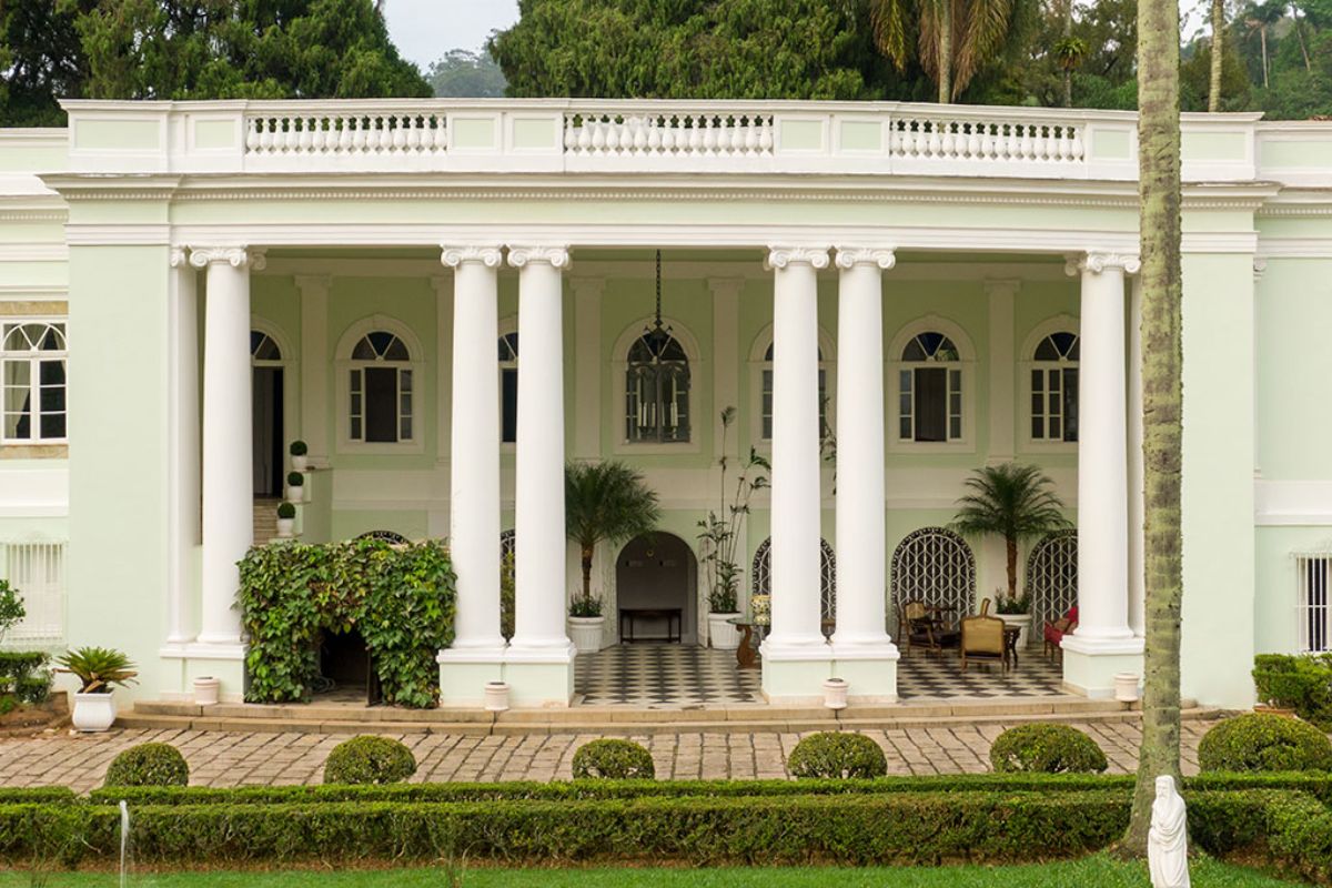 Edifício histórico de pousada na Serra Fluminense