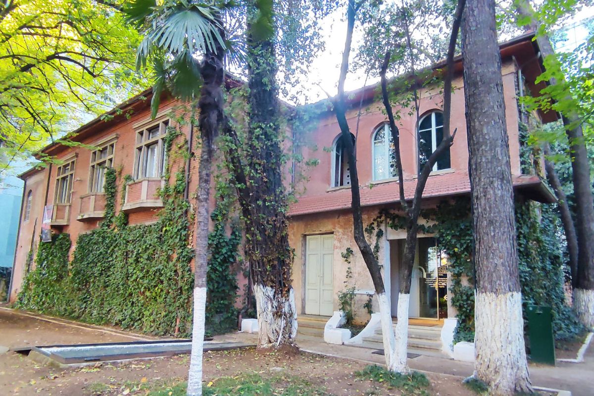 Casa histórica do museu House of Leaves, em Tirana