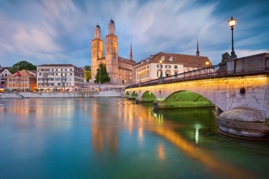 Igreja Grossmünster no centro de Zurique