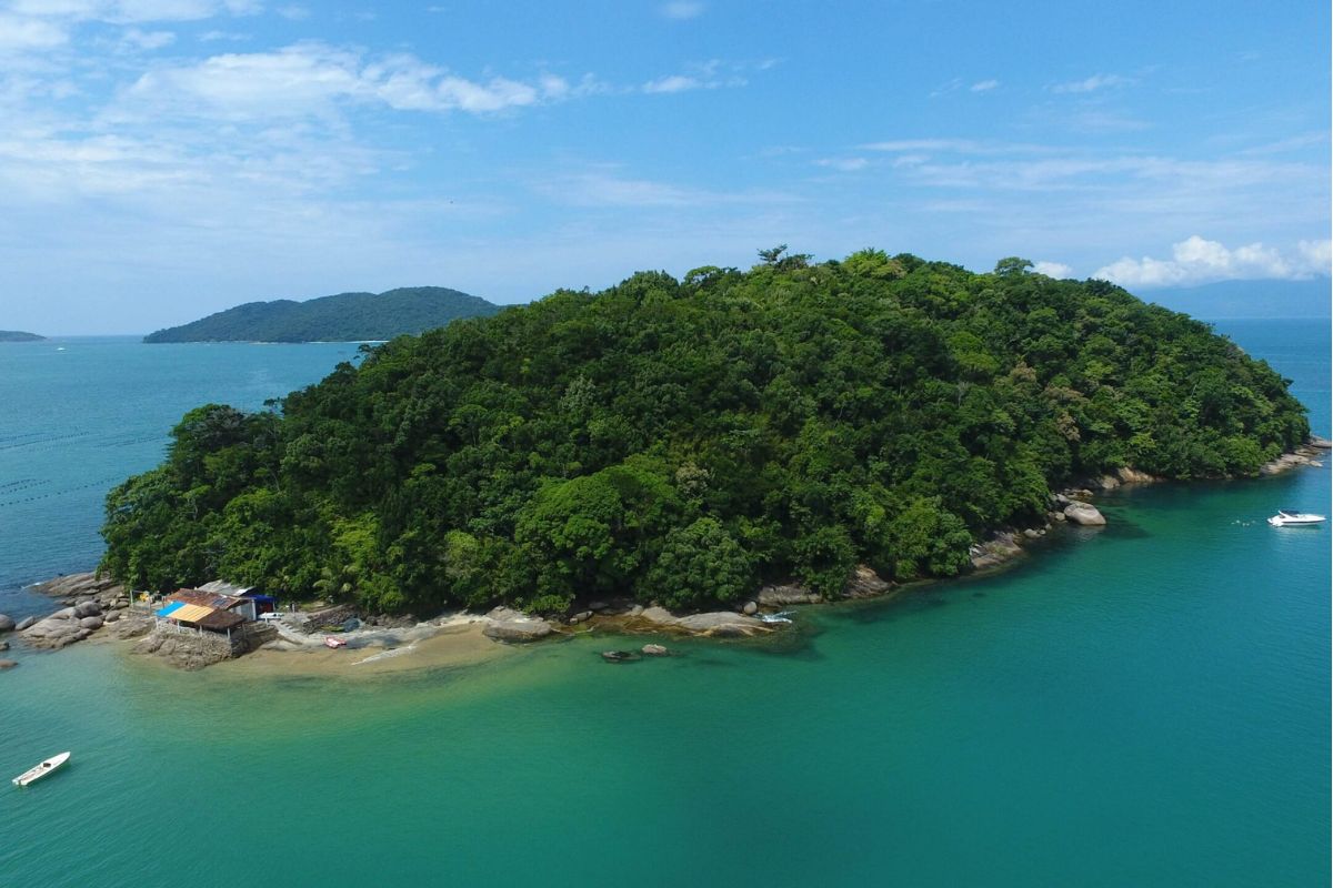 Panorama da Ilha da Cocanha, litoral norte de São Paulo