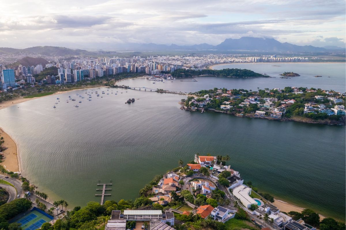 Imagem panorâmica da Ilha do Frade, em Vitória