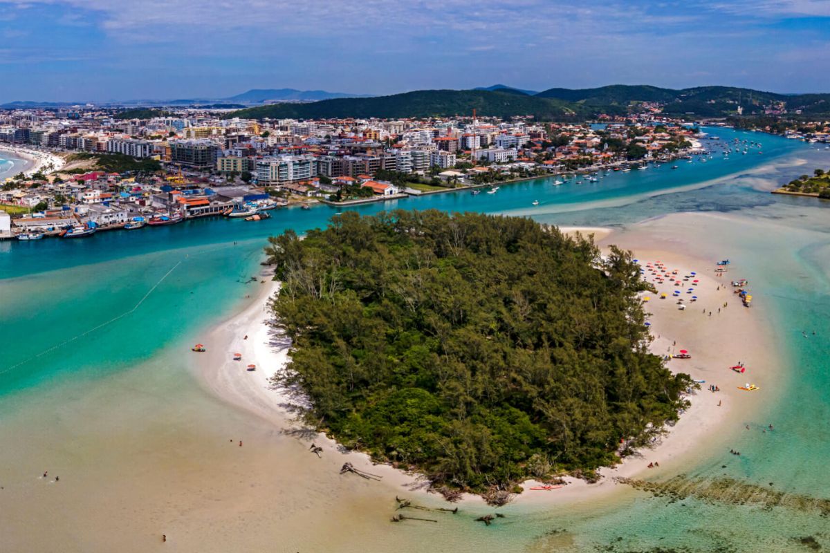 Imagem panorâmica da Ilha do Japonês, Cabo Frio