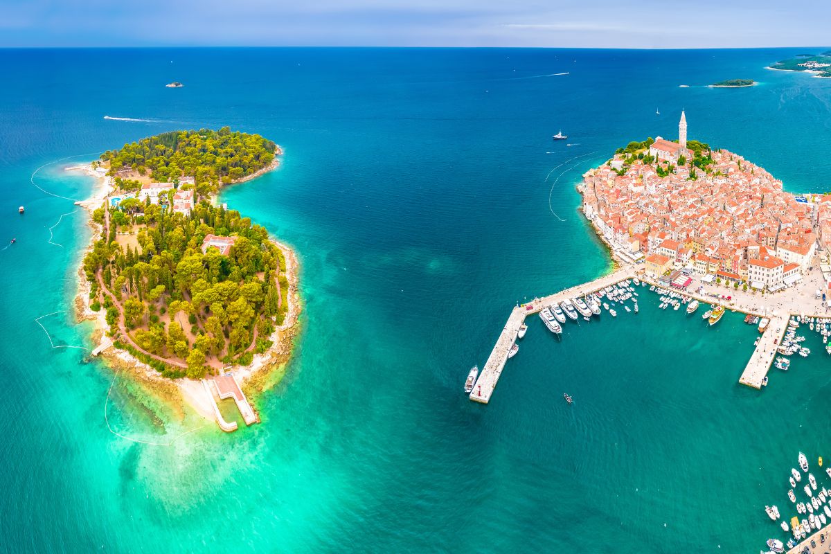 Foto panorâmica da Ilha Santa Catarina, na Croácia