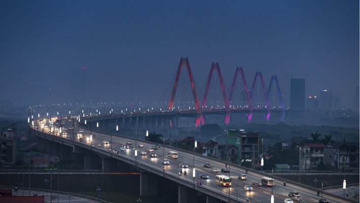 Rodovia em Hanói, no Vietnã