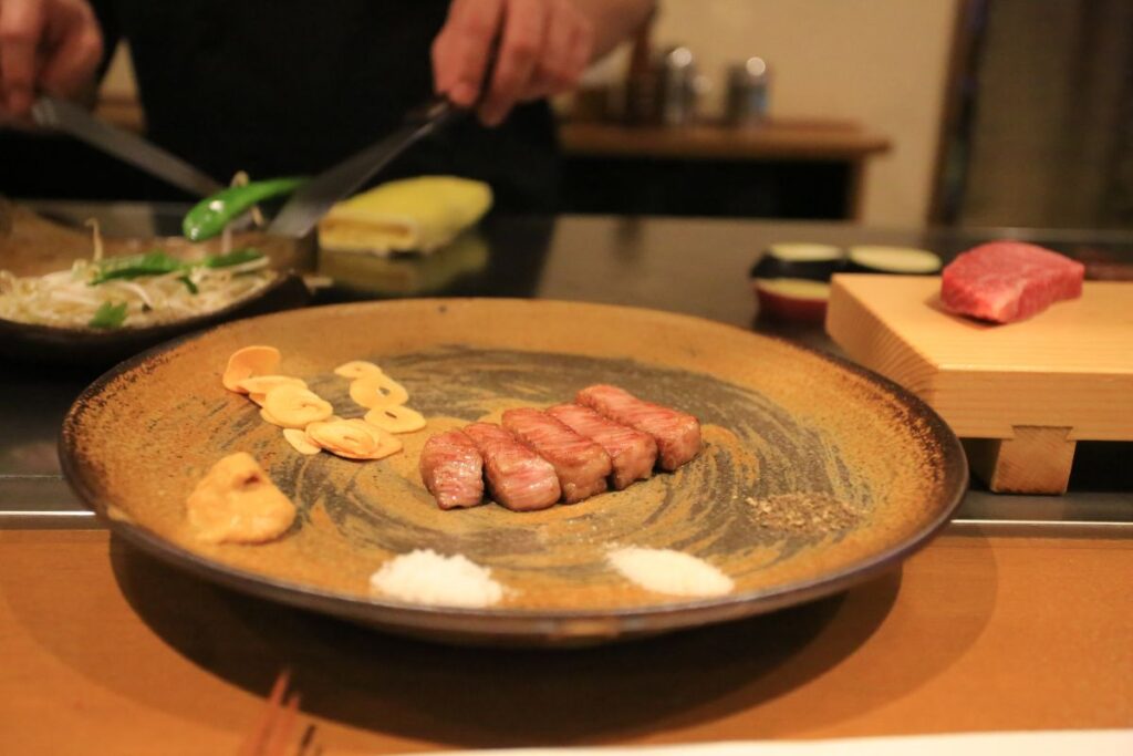 Prato de Kobe Beef em uma tradicional churrascaria japonesa