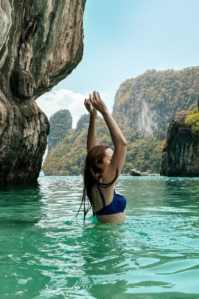 Praia na Ilha Hong, na Província de Krabi, Tailândia