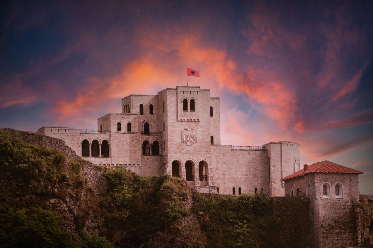 Panorama do Castelo de Krujë, na Albânia