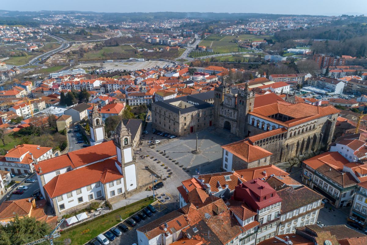 Imagem panorâmica do centro histórico de Viseu