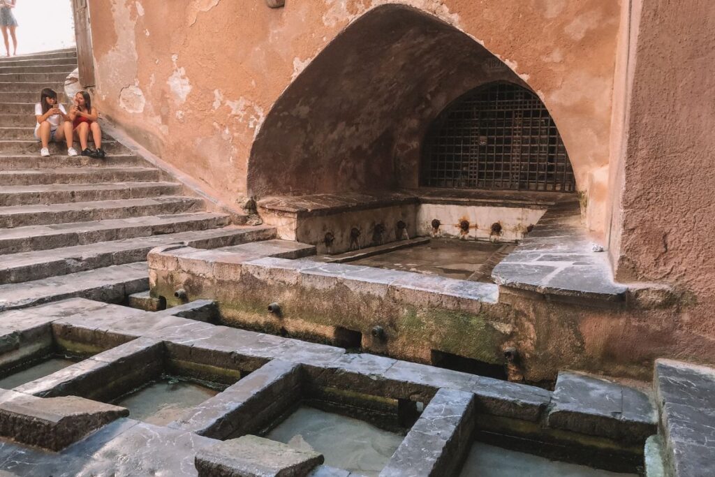 Lavatoio Medievale de Cefalù, na Sicília