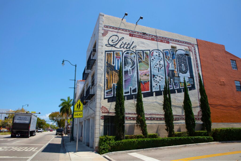 Edifícios no bairro de Little Havana, em Miami