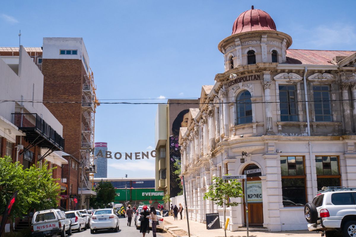 Rua do bairro de Maboneng, em Joanesburgo