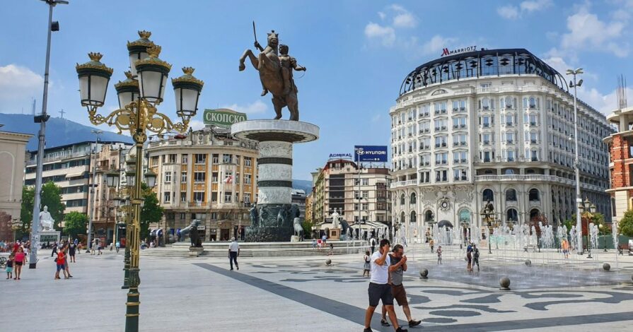 Macedonia Square, em Skopje, na Macedônia do Norte