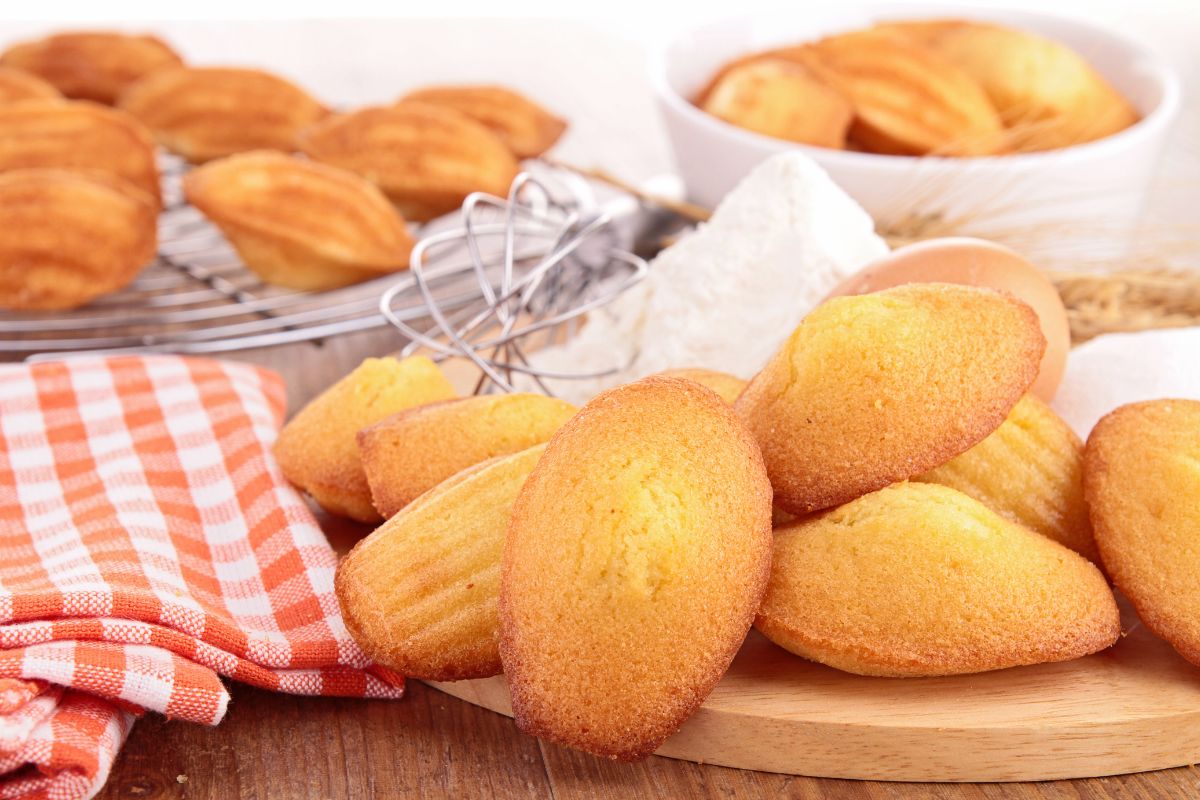 Madeleines, doce típico para comer em Paris