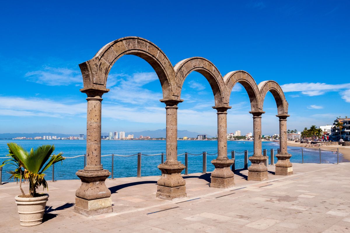 Escultura no calçadão de Puerto Vallarta, México