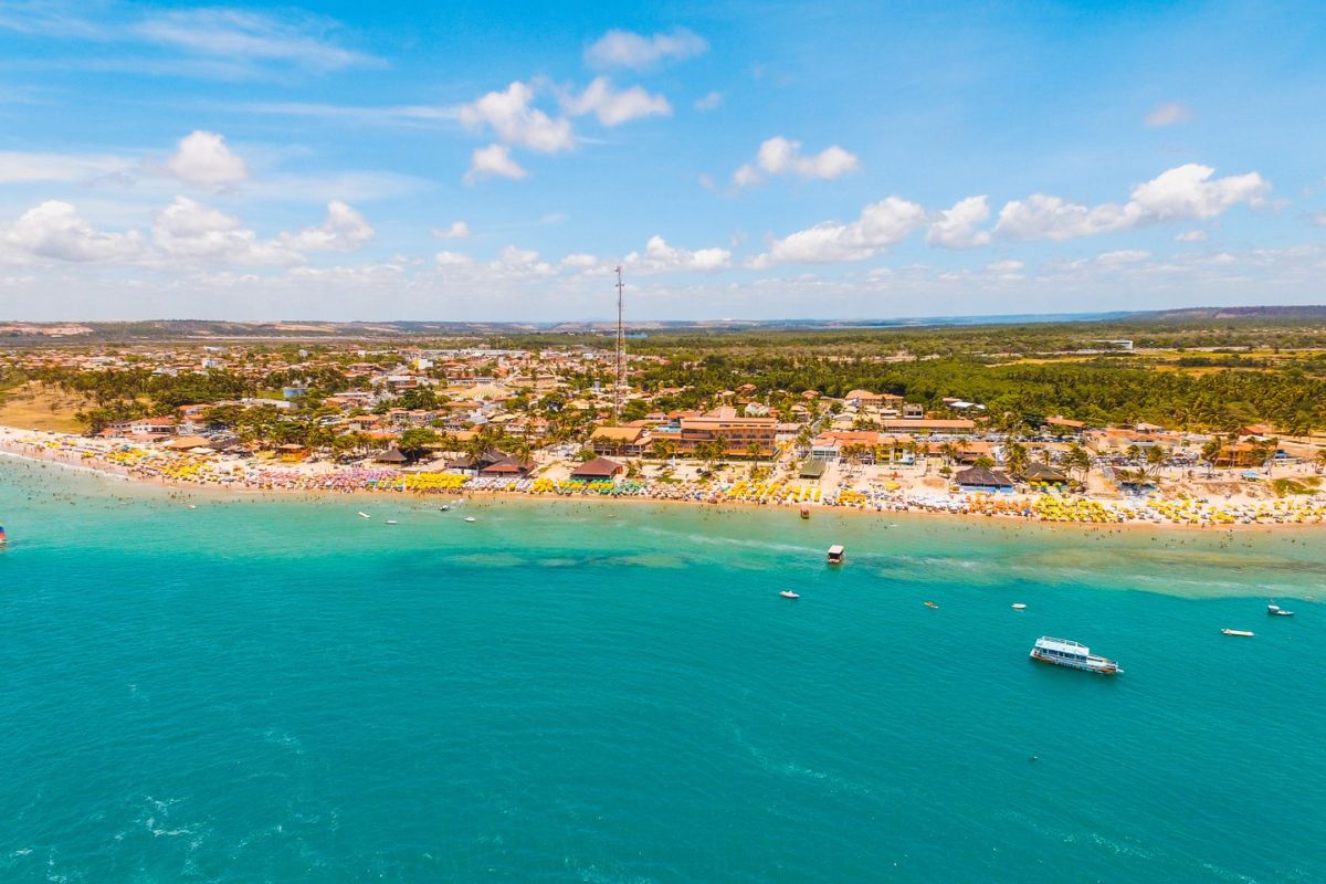 Imagem panorâmica da Praia do Francês, Alagoas