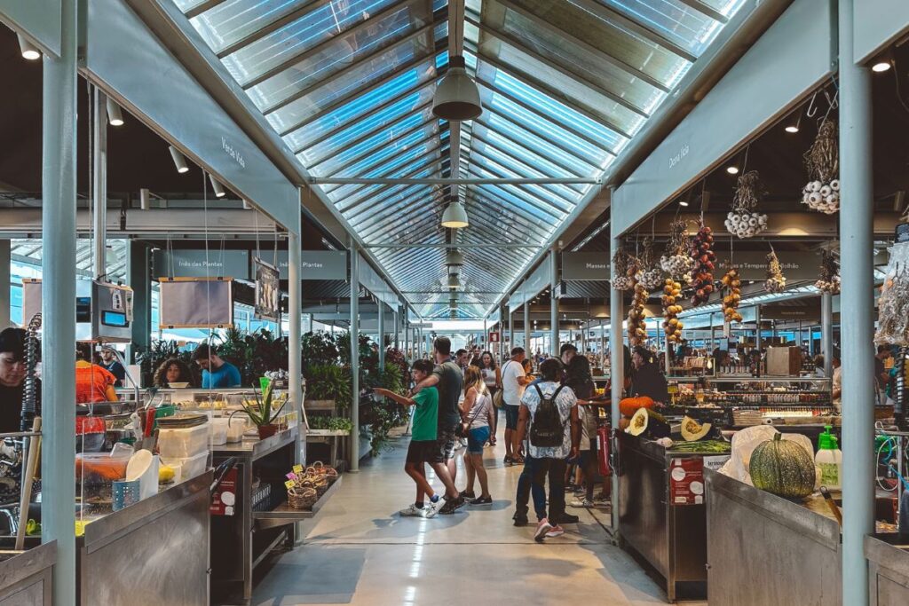 Interior do Mercado do Bolhão