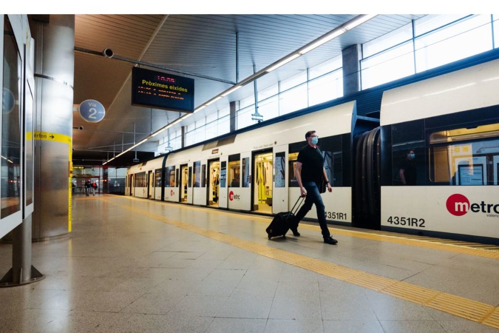 Metrô no Aeroporto de Valência, na Espanha