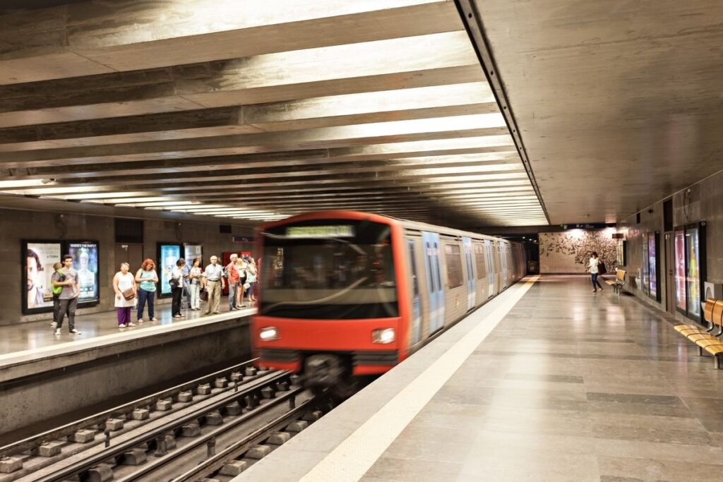 Estação de metrô, em Lisboa