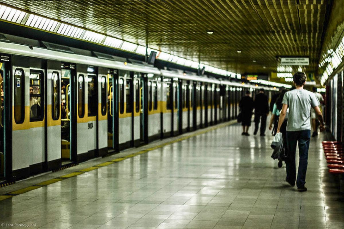 Estação de metrô em Milão