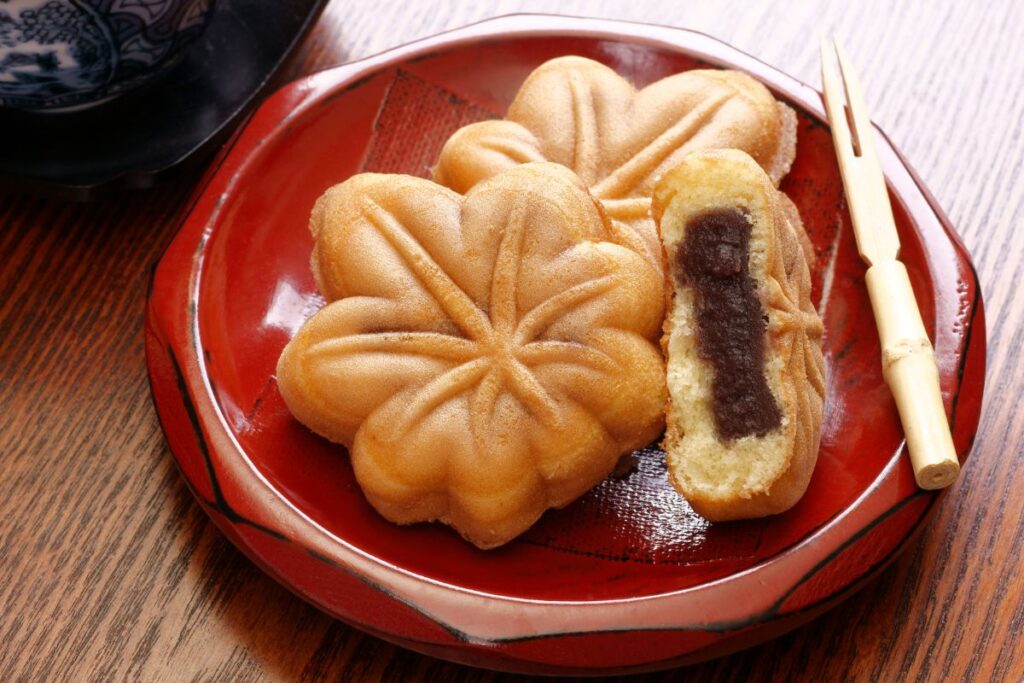 Prato de momiji manju, doce típico da região de Hiroshima, no Japão