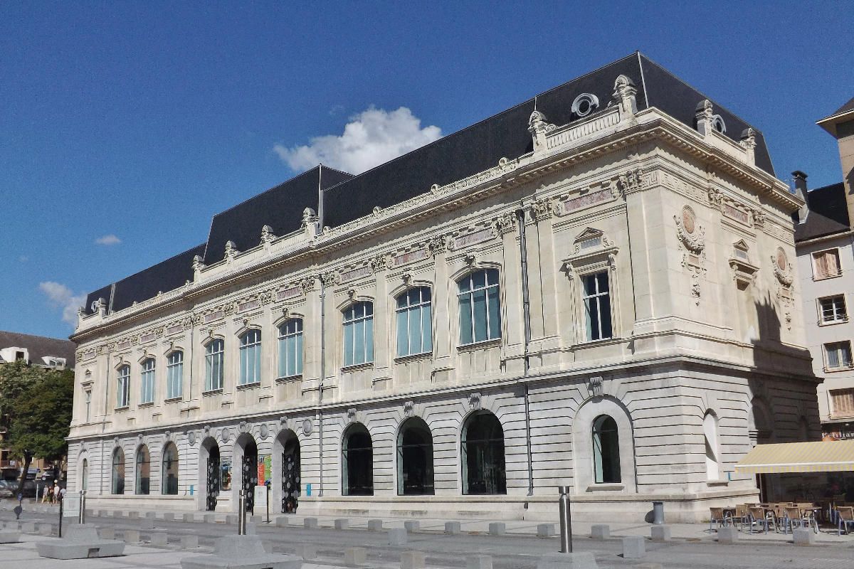 Edifício histórico que abriga o Museu de Belas Artes de Chambéry