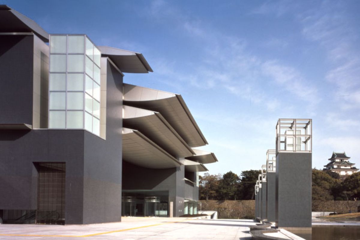 Moderna fachada do Museu de Arte Contemporânea de Wakayama