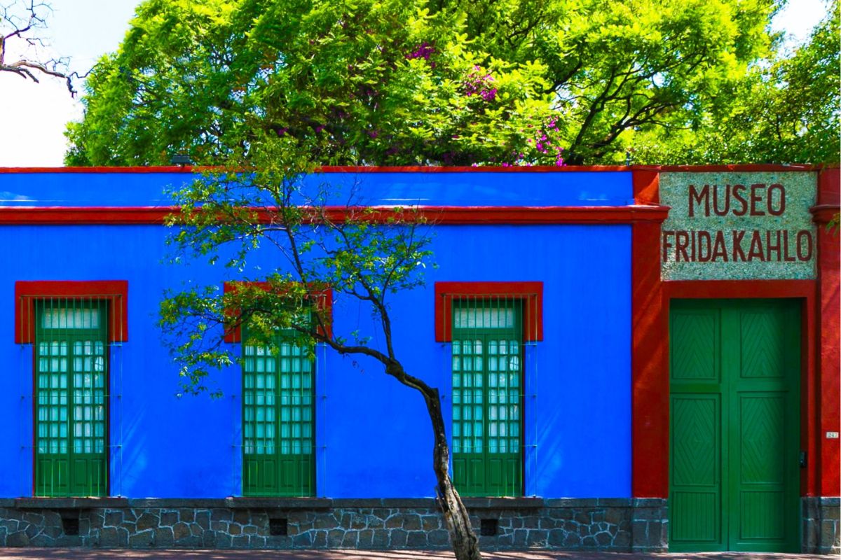 Fachada do Museu Frida Kahlo