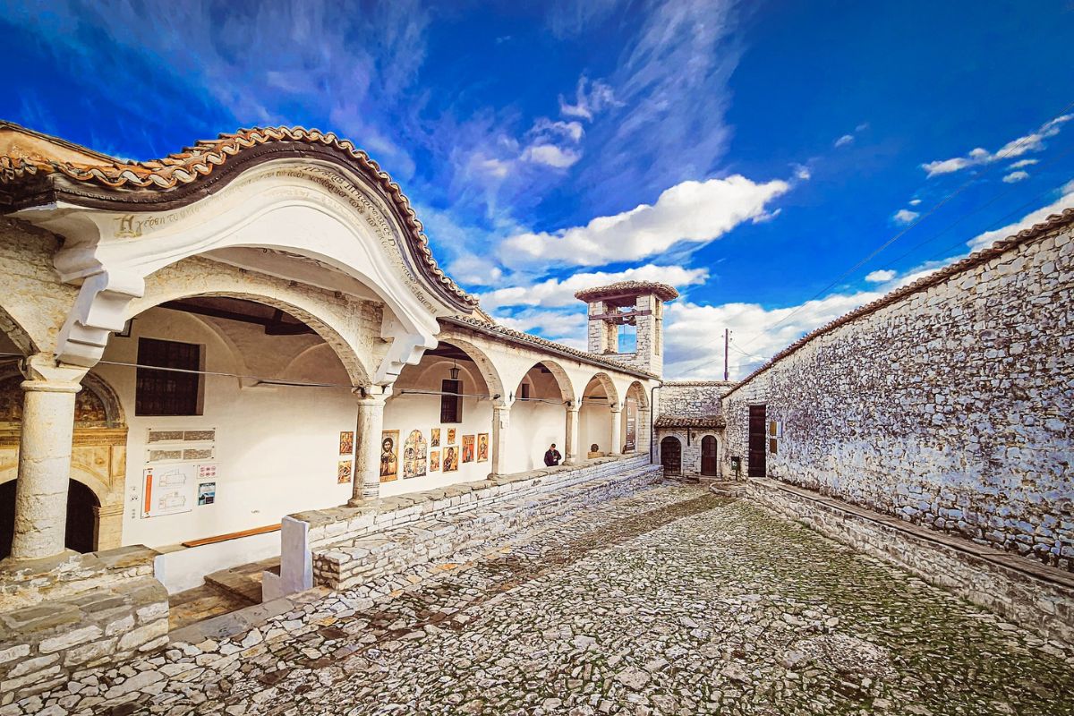 Entrada do Museu Iconográfico Onufri, em Berat