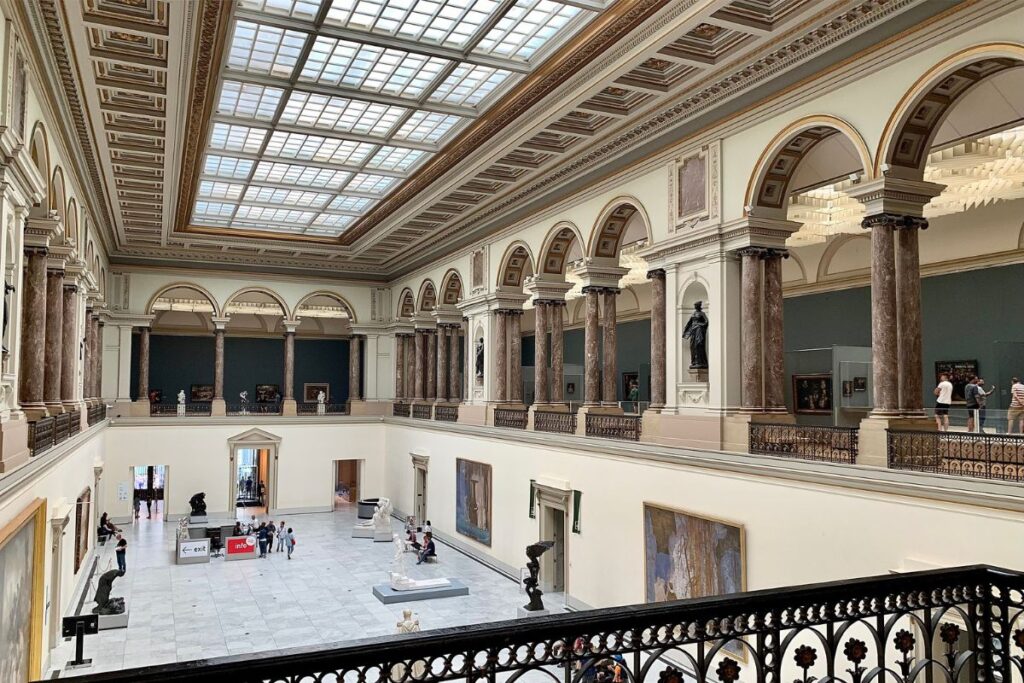 Interior do Museu Real de Belas Artes da Bélgica