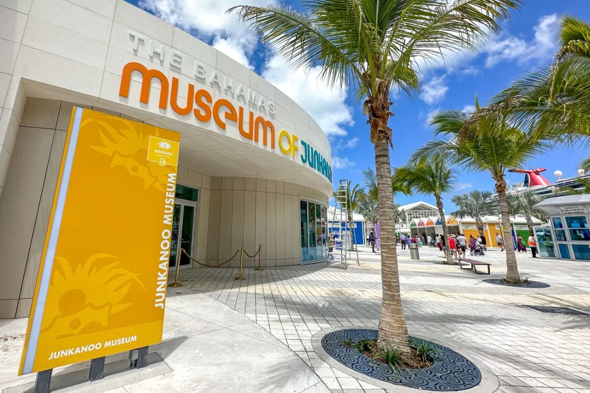 Entrada do Museum of Junkanoo, em Nassau