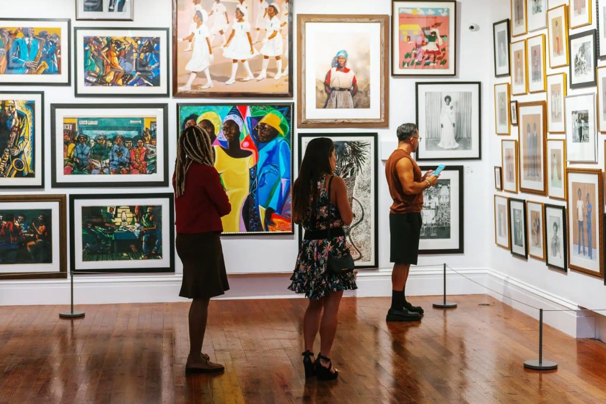 Visitantes no The National Art Gallery of The Bahamas