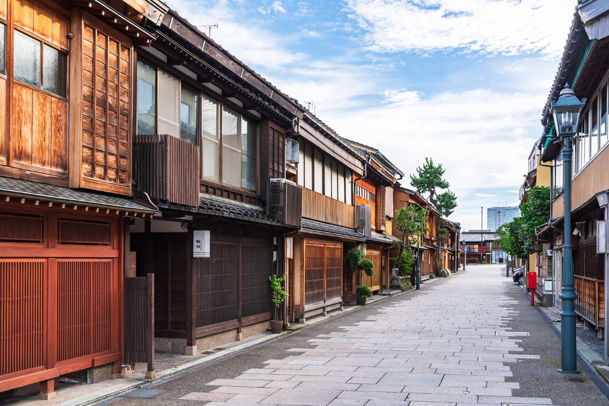 Rua do Nishi Chaya District, em Kanazawa, Japão
