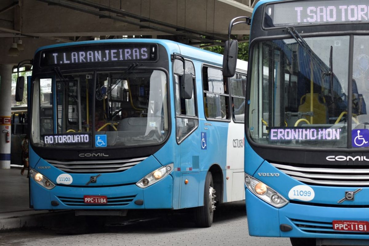 Ônibus que opera no Aeroporto de Vitória