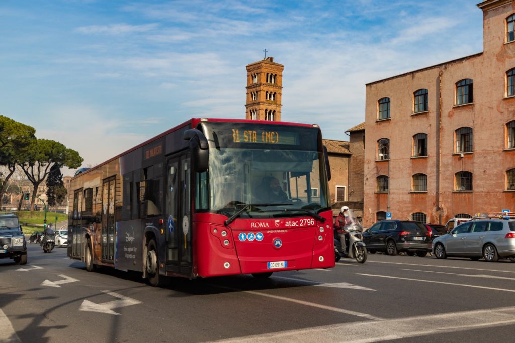 Ônibus em Roma