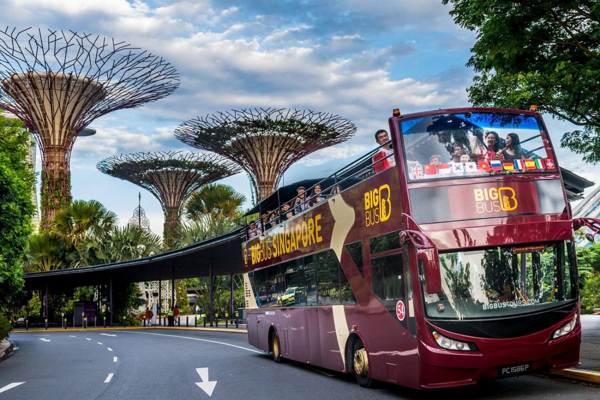 Ônibus turístico estilo hop-on hop-off em Singapura
