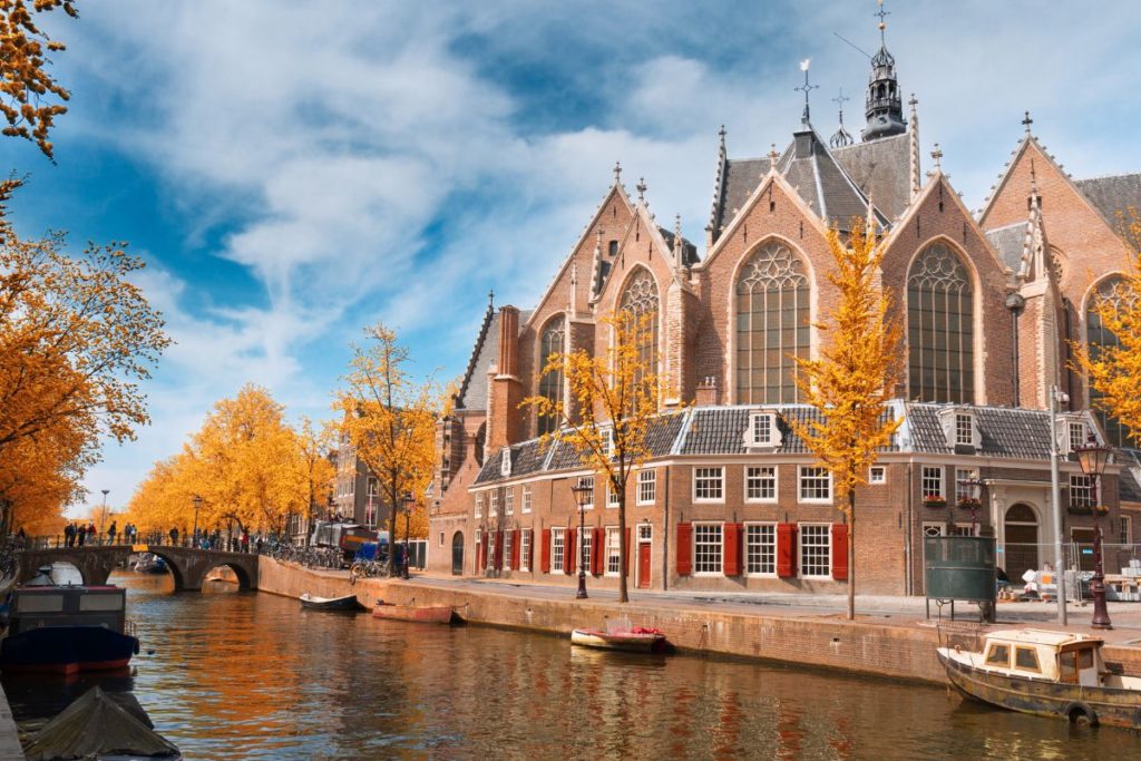 Oude Kerk, a Antiga Igreja de Amsterdam