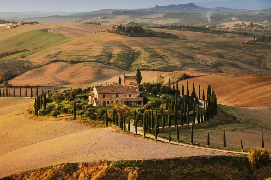 Tons alaranjados de outono no Val D'Orcia