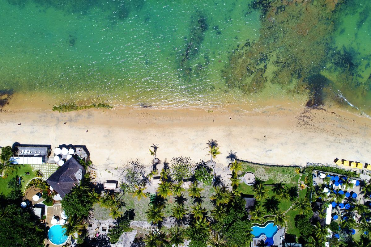 Imagem aérea de praia de Arraial d'Ajuda, Bahia