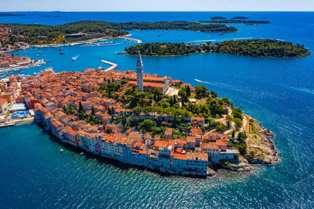 Imagem panorâmica de Rovinj, na Croácia