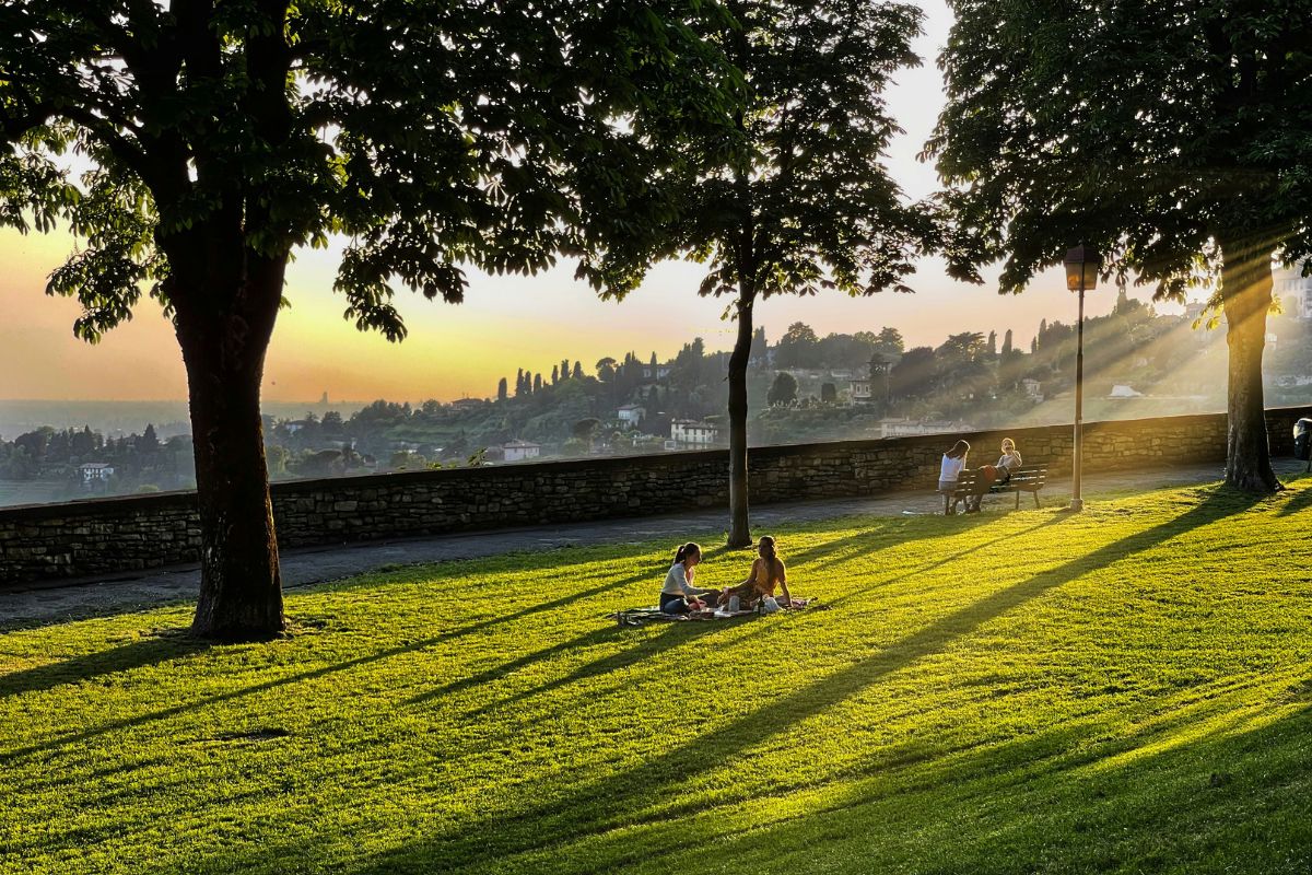 Jardim nas muralhas venezianas de Bergamo